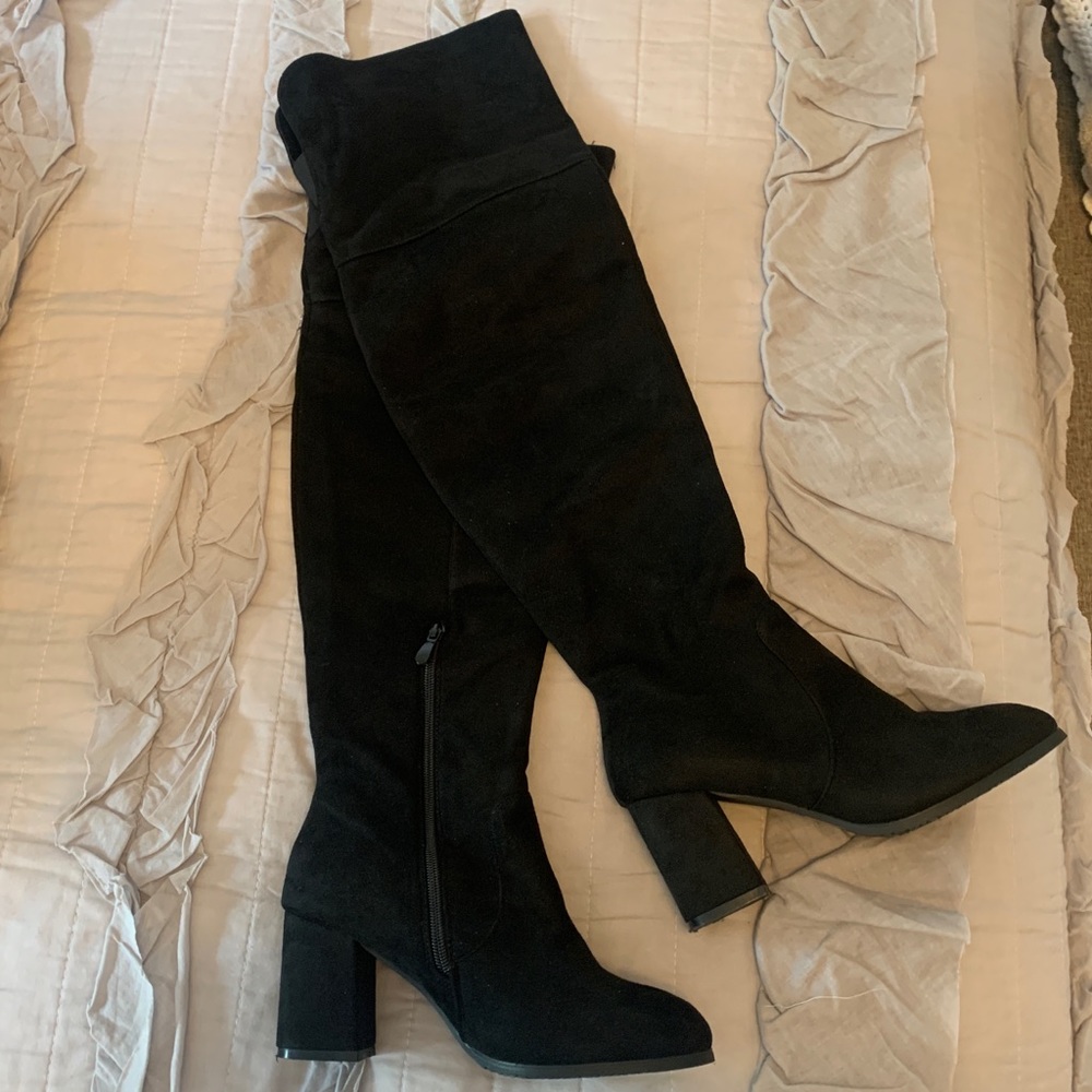 Black suede knee-high boots